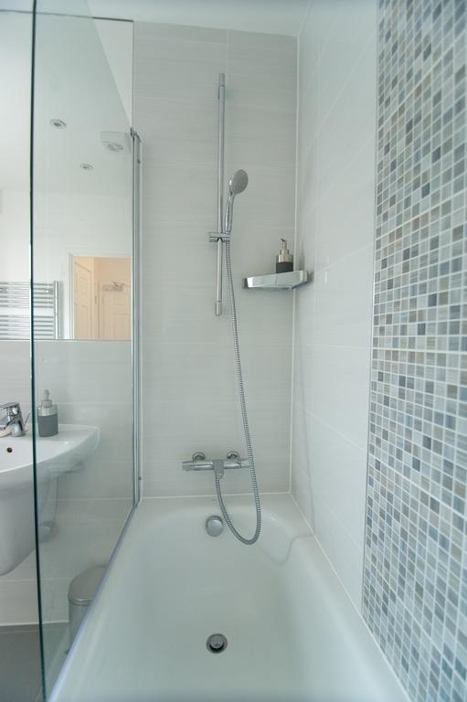 Station Suites Уотфорд Экстерьер фото